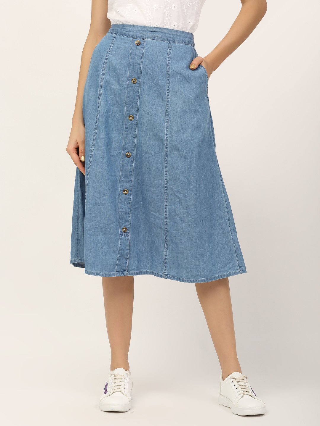 How to Style a Jean Skirt for Fall 2023